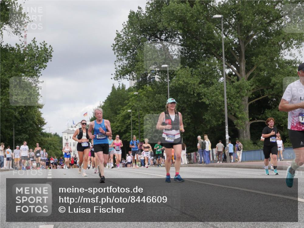 29.06.2025 - hella hamburg halbmarathon Luisa Fischer http://msf.ph/oto/8446609 29.06.2025 10:28:46 Kennedybrücke 11157, 3053, 5869, 1740, 2000, 3920, 7, 1627, 2000, 3053, 3099, 3113, 3920, 4444, 5814, 7778 meine-sportfotos.de