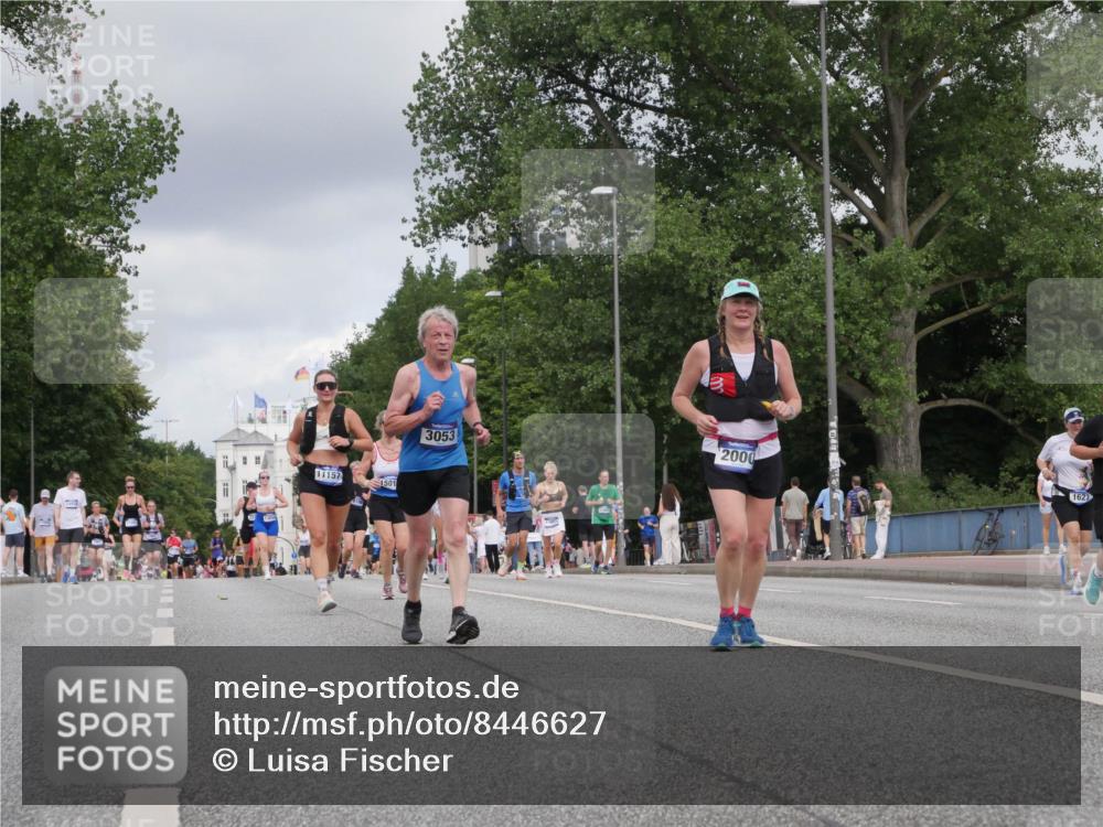 29.06.2025 - hella hamburg halbmarathon Luisa Fischer http://msf.ph/oto/8446627 29.06.2025 10:28:47 Kennedybrücke 11157, 1501, 3053, 2000, 1627, 1627, 2000, 3053, 3099, 3113, 3920, 4444, 5814, 7778 meine-sportfotos.de