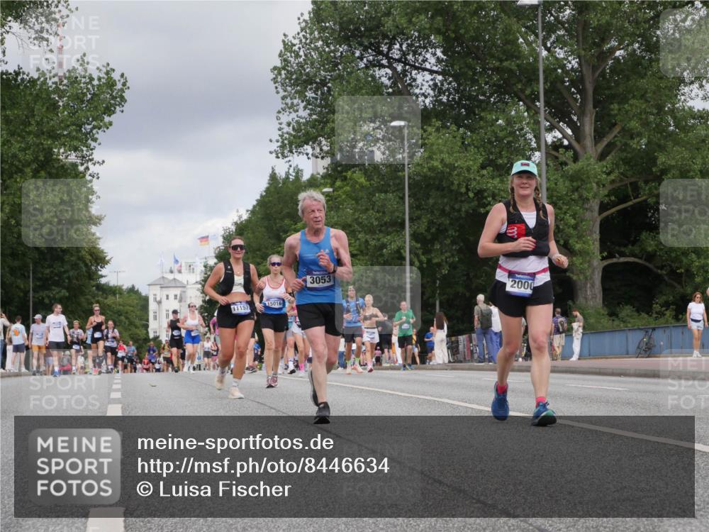 29.06.2025 - hella hamburg halbmarathon Luisa Fischer http://msf.ph/oto/8446634 29.06.2025 10:28:48 Kennedybrücke 3053, 2000, 15016, 11157, 1627, 2000, 3053, 3099, 3113, 3920, 4444, 5814, 7778 meine-sportfotos.de