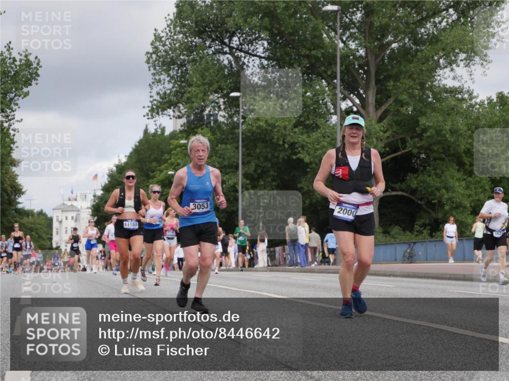 29.06.2025 - hella hamburg halbmarathon Luisa Fischer http://msf.ph/oto/8446642 29.06.2025 10:28:48 Kennedybrücke 11157, 1740, 3053, 2000, 1627, 1627, 2000, 3053, 3099, 3113, 3920, 4444, 5814, 7778 meine-sportfotos.de