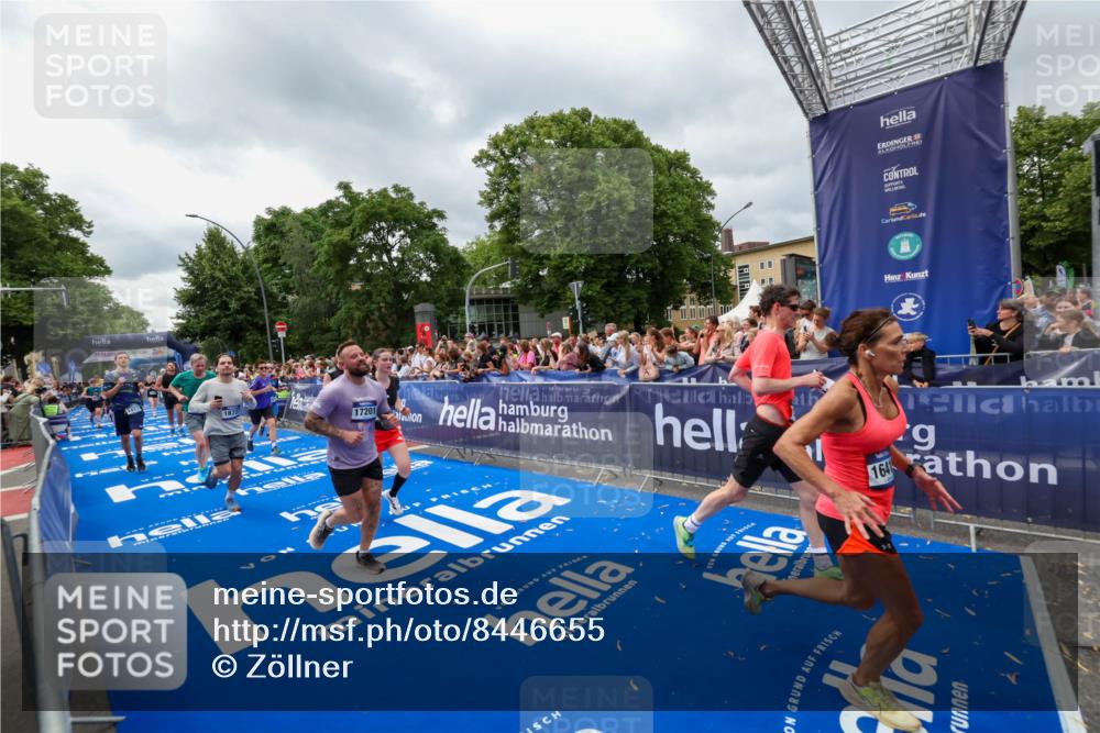 29.06.2025 - hella hamburg halbmarathon Zöllner http://msf.ph/oto/8446655 29.06.2025 10:57:52 Ziel 1972, 2034, 2806, 2883, 5391, 7269, 7833, 9820, 10599, 10703, 12440, 12523, 13376, 14737, 16418, 16517, 17201, 17543, 18492, 18508, 18727 meine-sportfotos.de