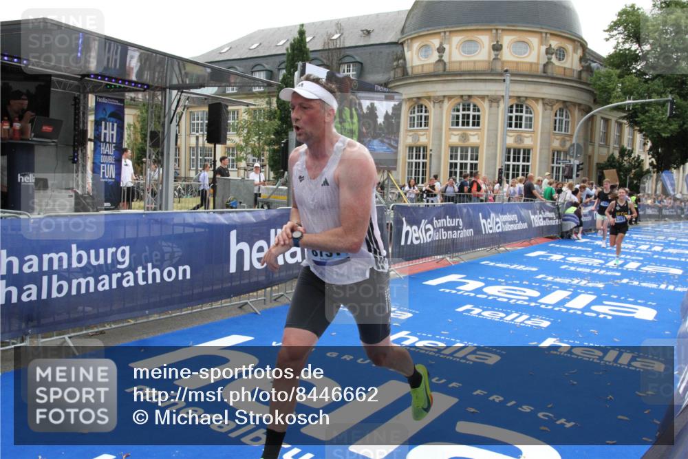 29.06.2025 - hella hamburg halbmarathon Michael Strokosch http://msf.ph/oto/8446662 29.06.2025 10:27:46 Ziel 1122, 5367, 8731, 10655, 17893 meine-sportfotos.de