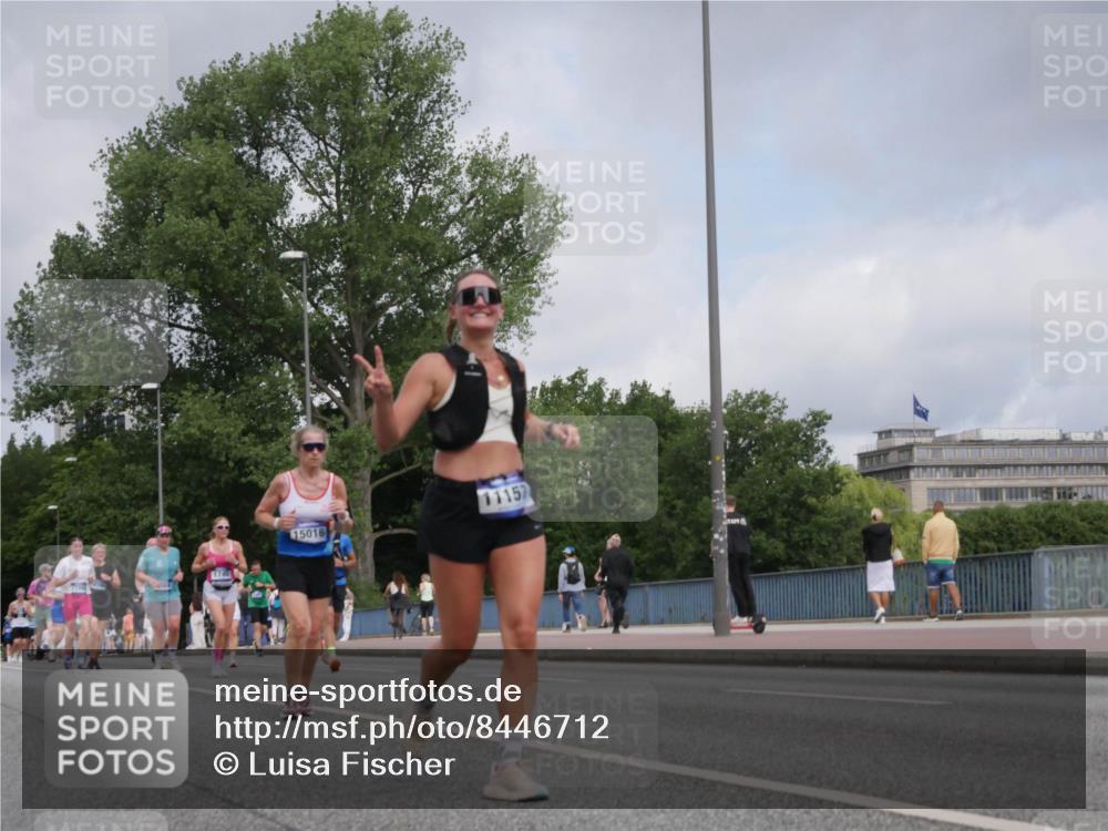 29.06.2025 - hella hamburg halbmarathon Luisa Fischer http://msf.ph/oto/8446712 29.06.2025 10:28:52 Kennedybrücke 1740, 15016, 11157, 70, 1627, 1740, 2000, 3053, 3920, 4444, 6869, 8357 meine-sportfotos.de