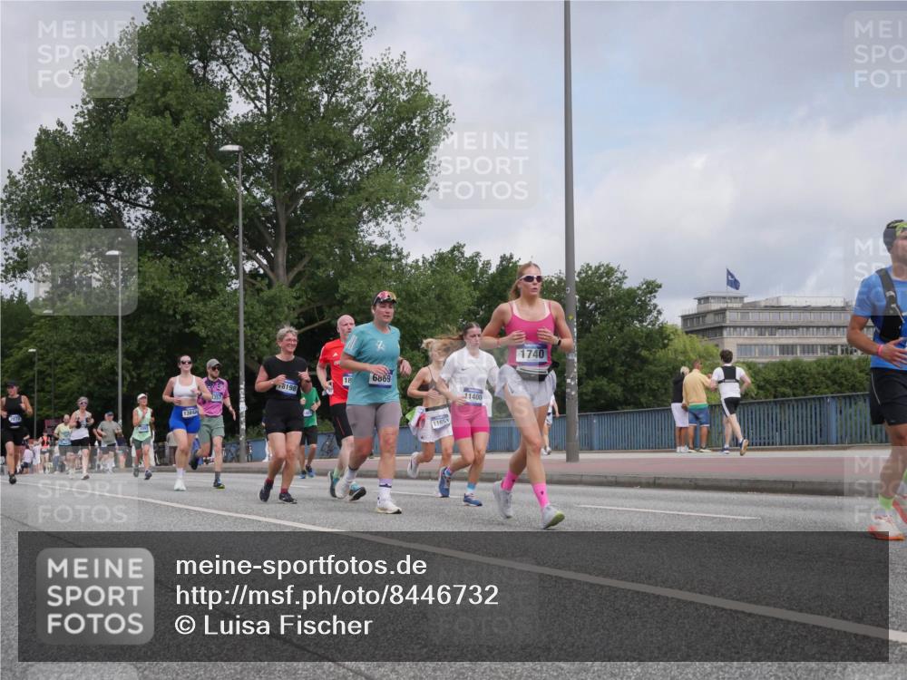 29.06.2025 - hella hamburg halbmarathon Luisa Fischer http://msf.ph/oto/8446732 29.06.2025 10:28:57 Kennedybrücke 13842, 8198, 18, 6869, 11651, 1400, 1740, 1093, 1627, 1740, 2278, 6869, 8357 meine-sportfotos.de