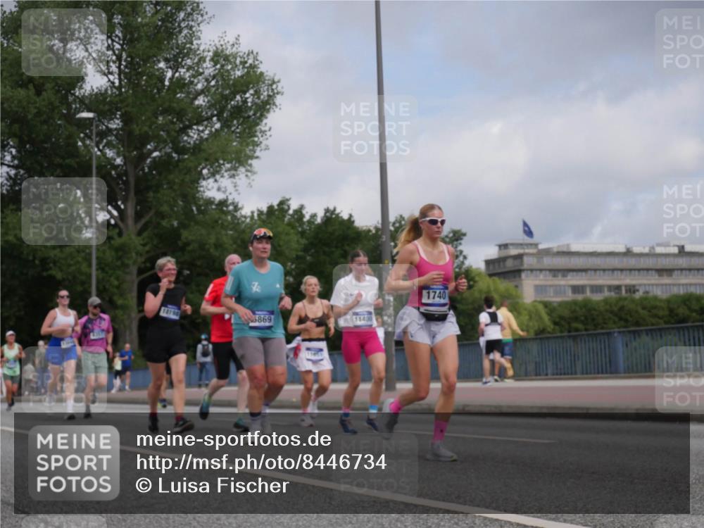 29.06.2025 - hella hamburg halbmarathon Luisa Fischer http://msf.ph/oto/8446734 29.06.2025 10:28:57 Kennedybrücke 18190, 5869, 11400, 1740, 1093, 1627, 1740, 2278, 6869, 8357 meine-sportfotos.de