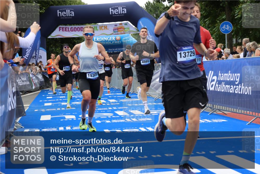 29.06.2025 - hella hamburg halbmarathon Strokosch-Dieckow http://msf.ph/oto/8446741 29.06.2025 10:39:14 Ziel 2044, 3282, 4565, 5752, 6037, 8319, 8925, 11305, 12046, 13479, 13729, 14311, 14359, 15556, 15866, 16656, 17646, 17668, 18149, 18547 meine-sportfotos.de