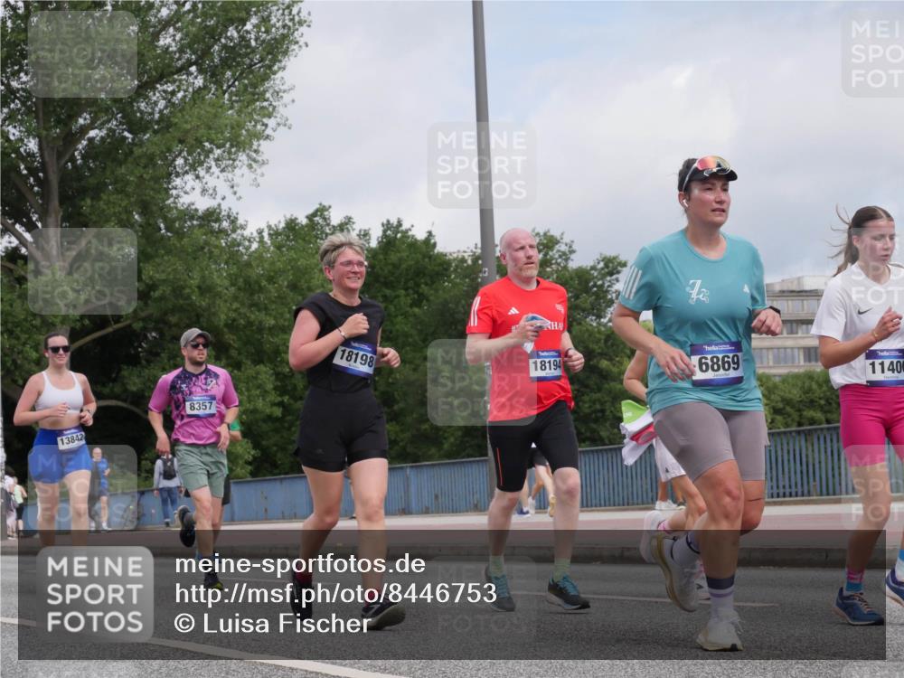 29.06.2025 - hella hamburg halbmarathon Luisa Fischer http://msf.ph/oto/8446753 29.06.2025 10:28:59 Kennedybrücke 8357, 13842, 18198, 18194, 6869, 11400, 1093, 1305, 1740, 2278, 3961, 3963, 6869, 8357 meine-sportfotos.de