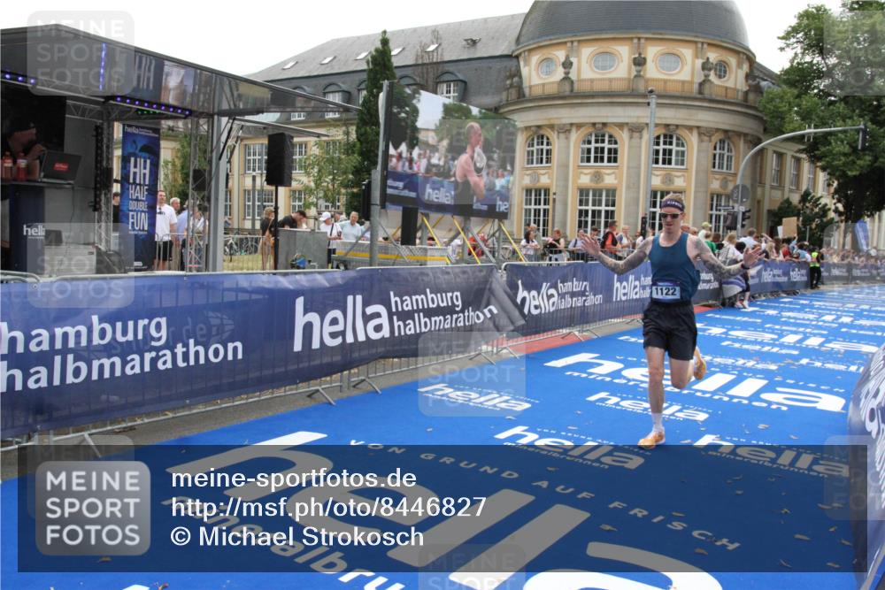 29.06.2025 - hella hamburg halbmarathon Michael Strokosch http://msf.ph/oto/8446827 29.06.2025 10:27:51 Ziel 1122, 17893 meine-sportfotos.de