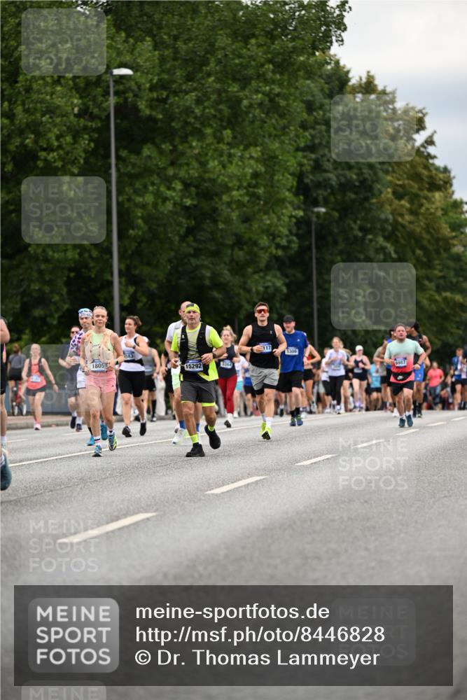 29.06.2025 - hella hamburg halbmarathon Dr. Thomas Lammeyer http://msf.ph/oto/8446828 29.06.2025 10:58:29 Kennedybrücke 1017, 1744, 1984, 2079, 2372, 2761, 3187, 3249, 3364, 4323, 4685, 4801, 4838, 5309, 5514, 5804, 5817, 5993, 6468, 6583, 6987, 7614, 8189, 8924, 9138, 9503, 9531, 9771, 10207, 11390 meine-sportfotos.de