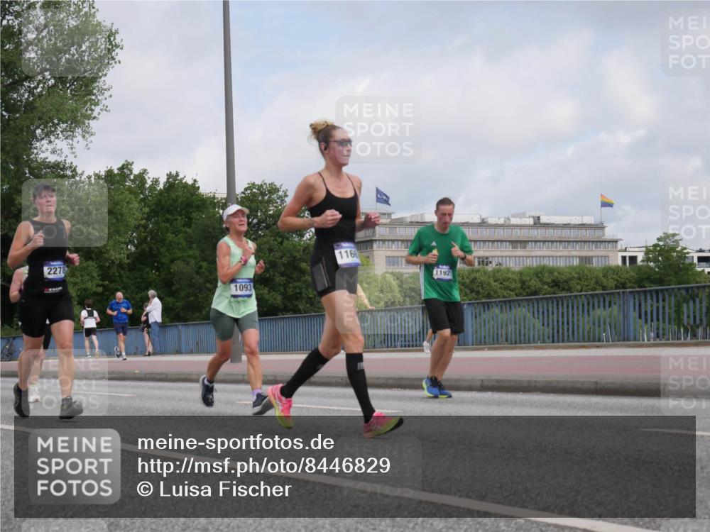 29.06.2025 - hella hamburg halbmarathon Luisa Fischer http://msf.ph/oto/8446829 29.06.2025 10:29:04 Kennedybrücke 2278, 1093, 116, 1192, 1093, 1305, 2278, 3961, 3963, 6663, 6869, 8357 meine-sportfotos.de