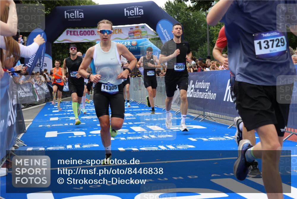 29.06.2025 - hella hamburg halbmarathon Strokosch-Dieckow http://msf.ph/oto/8446838 29.06.2025 10:39:14 Ziel 2044, 3282, 4565, 5752, 6037, 8319, 8925, 11305, 12046, 13479, 13729, 14311, 14359, 15556, 15866, 16656, 17646, 17668, 18149, 18547 meine-sportfotos.de