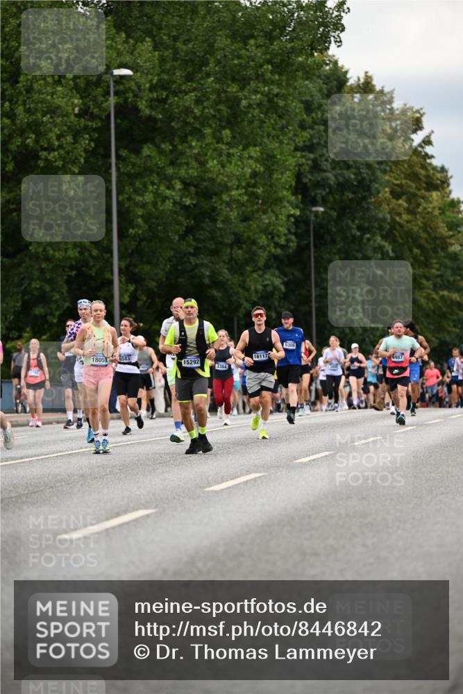 29.06.2025 - hella hamburg halbmarathon Dr. Thomas Lammeyer http://msf.ph/oto/8446842 29.06.2025 10:58:29 Kennedybrücke 1017, 1744, 1984, 2079, 2372, 2761, 3187, 3249, 3364, 4323, 4685, 4801, 4838, 5309, 5514, 5804, 5817, 5993, 6468, 6583, 6987, 7614, 8189, 8924, 9138, 9503, 9531, 9771, 10207, 11390 meine-sportfotos.de