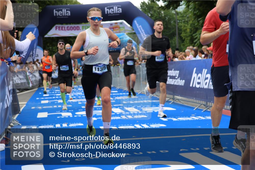 29.06.2025 - hella hamburg halbmarathon Strokosch-Dieckow http://msf.ph/oto/8446893 29.06.2025 10:39:14 Ziel 2044, 3282, 4565, 5752, 6037, 8319, 8925, 11305, 12046, 13479, 13729, 14311, 14359, 15556, 15866, 16656, 17646, 17668, 18149, 18547 meine-sportfotos.de