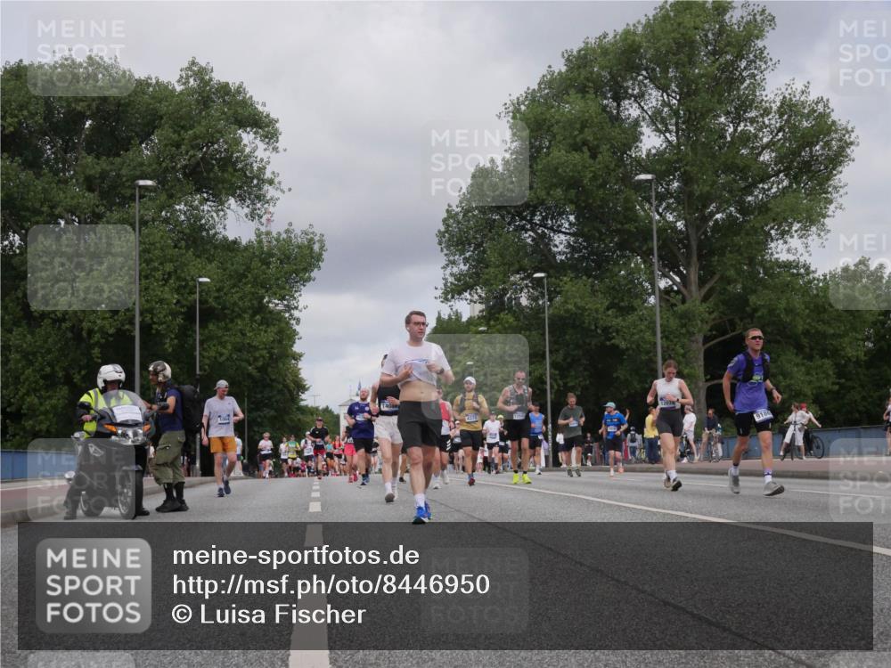 29.06.2025 - hella hamburg halbmarathon Luisa Fischer http://msf.ph/oto/8446950 29.06.2025 10:29:12 Kennedybrücke 1064, 4378, 12074, 9188, 1305, 3765, 3961, 3963, 4378, 5028, 6663, 9186 meine-sportfotos.de