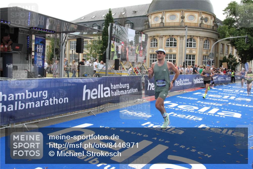 29.06.2025 - hella hamburg halbmarathon Michael Strokosch http://msf.ph/oto/8446971 29.06.2025 10:28:03 Ziel 10106, 10485, 12189, 13383, 14757, 16377, 17488 meine-sportfotos.de