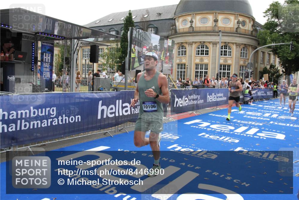 29.06.2025 - hella hamburg halbmarathon Michael Strokosch http://msf.ph/oto/8446990 29.06.2025 10:28:04 Ziel 10106, 10485, 12189, 13383, 14757, 17488 meine-sportfotos.de