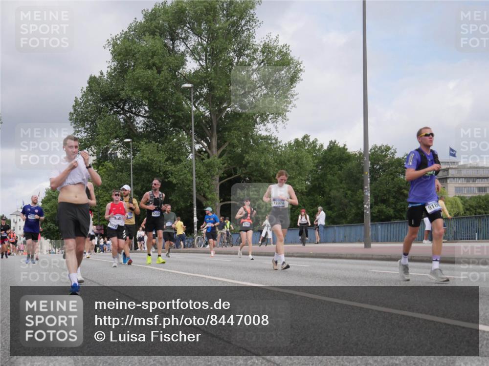 29.06.2025 - hella hamburg halbmarathon Luisa Fischer http://msf.ph/oto/8447008 29.06.2025 10:29:14 Kennedybrücke 5028, 12505, 3765, 12074, 918, 3765, 4378, 5028, 6663, 9186 meine-sportfotos.de