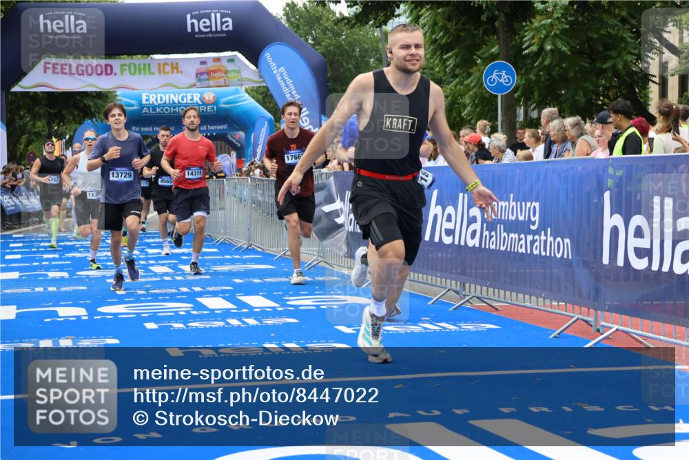 29.06.2025 - hella hamburg halbmarathon Strokosch-Dieckow http://msf.ph/oto/8447022 29.06.2025 10:39:12 Ziel 1445, 2044, 3282, 4565, 4759, 5752, 6037, 6686, 6687, 8319, 8925, 11305, 11619, 12046, 12137, 13479, 13729, 14311, 15556, 16656, 17646, 17668, 18149, 18547 meine-sportfotos.de