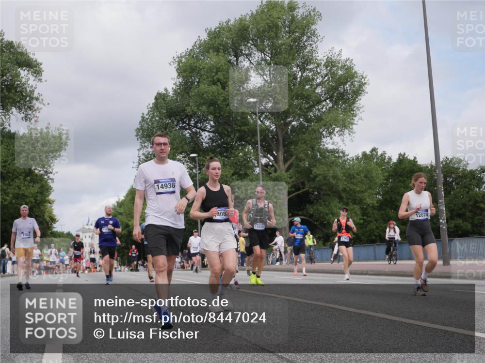 29.06.2025 - hella hamburg halbmarathon Luisa Fischer http://msf.ph/oto/8447024 29.06.2025 10:29:15 Kennedybrücke 1064, 14936, 408, 12505, 10646, 3765, 12074, 3765, 4378, 5028, 6478, 6663, 9186, 10845, 10846 meine-sportfotos.de