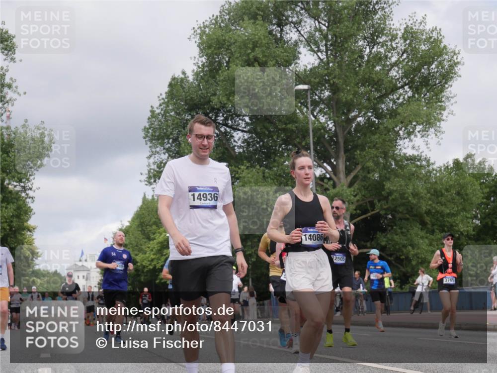 29.06.2025 - hella hamburg halbmarathon Luisa Fischer http://msf.ph/oto/8447031 29.06.2025 10:29:15 Kennedybrücke 14936, 14086, 12505, 3765, 3765, 4378, 5028, 6478, 6663, 9186, 10845, 10846 meine-sportfotos.de