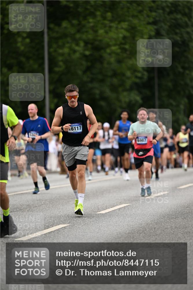 29.06.2025 - hella hamburg halbmarathon Dr. Thomas Lammeyer http://msf.ph/oto/8447115 29.06.2025 10:58:35 Kennedybrücke 1017, 1744, 2079, 2372, 2600, 2761, 3187, 3249, 3364, 4323, 4685, 4720, 4801, 4838, 5309, 5514, 5804, 5933, 5993, 6468, 6583, 6987, 7614, 7946, 7986, 8924, 9130, 9138, 9503, 9771, 10207, 11390 meine-sportfotos.de