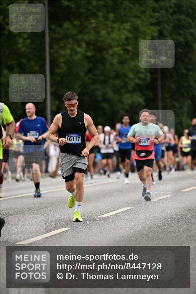 29.06.2025 - hella hamburg halbmarathon Dr. Thomas Lammeyer http://msf.ph/oto/8447128 29.06.2025 10:58:35 Kennedybrücke 1017, 1744, 2079, 2372, 2600, 2761, 3187, 3249, 3364, 4323, 4685, 4720, 4801, 4838, 5309, 5514, 5804, 5933, 5993, 6468, 6583, 6987, 7614, 7946, 7986, 8924, 9130, 9138, 9503, 9771, 10207, 11390 meine-sportfotos.de