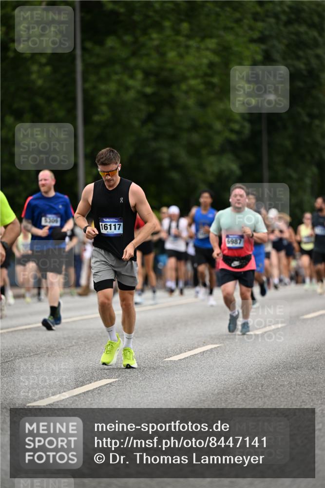 29.06.2025 - hella hamburg halbmarathon Dr. Thomas Lammeyer http://msf.ph/oto/8447141 29.06.2025 10:58:35 Kennedybrücke 1017, 1744, 2079, 2372, 2600, 2761, 3187, 3249, 3364, 4323, 4685, 4720, 4801, 4838, 5309, 5514, 5804, 5933, 5993, 6468, 6583, 6987, 7614, 7946, 7986, 8924, 9130, 9138, 9503, 9771, 10207, 11390 meine-sportfotos.de