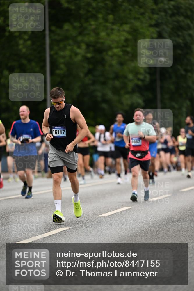 29.06.2025 - hella hamburg halbmarathon Dr. Thomas Lammeyer http://msf.ph/oto/8447155 29.06.2025 10:58:36 Kennedybrücke 1017, 1744, 2079, 2372, 2600, 2761, 3187, 3249, 3364, 4323, 4685, 4720, 4838, 5309, 5514, 5804, 5856, 5933, 5993, 6468, 6583, 6987, 7614, 7946, 7986, 9130, 9138, 9503, 9771, 10207, 11390 meine-sportfotos.de