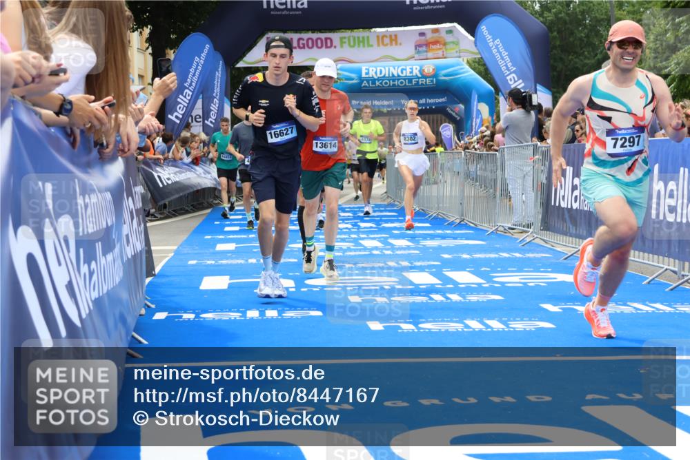 29.06.2025 - hella hamburg halbmarathon Strokosch-Dieckow http://msf.ph/oto/8447167 29.06.2025 10:49:02 Ziel 1381, 1452, 2260, 3213, 3985, 4832, 4847, 4890, 6389, 7297, 8302, 8821, 8889, 9695, 10184, 12534, 13183, 13614, 13688, 16414, 16627, 17173, 17632, 18598, 18842 meine-sportfotos.de