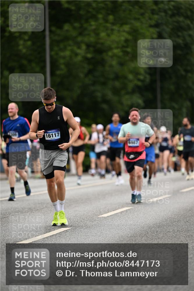 29.06.2025 - hella hamburg halbmarathon Dr. Thomas Lammeyer http://msf.ph/oto/8447173 29.06.2025 10:58:36 Kennedybrücke 1017, 1744, 2079, 2372, 2600, 2761, 3187, 3249, 3364, 4323, 4685, 4720, 4838, 5309, 5514, 5804, 5856, 5933, 5993, 6468, 6583, 6987, 7614, 7946, 7986, 9130, 9138, 9503, 9771, 10207, 11390 meine-sportfotos.de