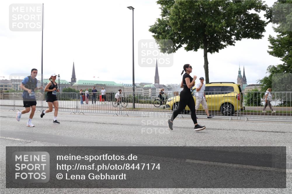 29.06.2025 - hella hamburg halbmarathon Lena Gebhardt http://msf.ph/oto/8447174 29.06.2025 10:30:14 Lombardsbrücke 1097, 1547, 1694, 2302, 2699, 2901, 3443, 3573, 3613, 4575, 4580, 4819, 5063, 5322, 6598, 6616, 6626, 8388, 8792, 8941, 9095, 10162, 10880, 11376, 12305, 12349, 12350, 12504, 12537, 12687, 12688, 12710, 13031, 13418, 14304, 14421, 15266, 15789, 15938, 16182, 16504, 16601, 16604, 16735, 16769, 16864, 17529, 18046, 18503, 18671 meine-sportfotos.de