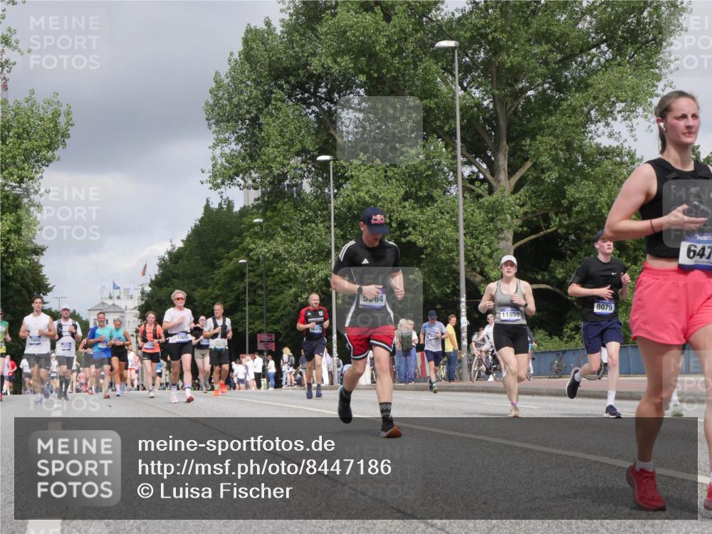29.06.2025 - hella hamburg halbmarathon Luisa Fischer http://msf.ph/oto/8447186 29.06.2025 10:29:23 Kennedybrücke 13653, 11139, 5364, 11859, 8079, 647, 3765, 4378, 5564, 6478, 7069, 8079, 8881, 9573, 10219, 10845, 10846 meine-sportfotos.de