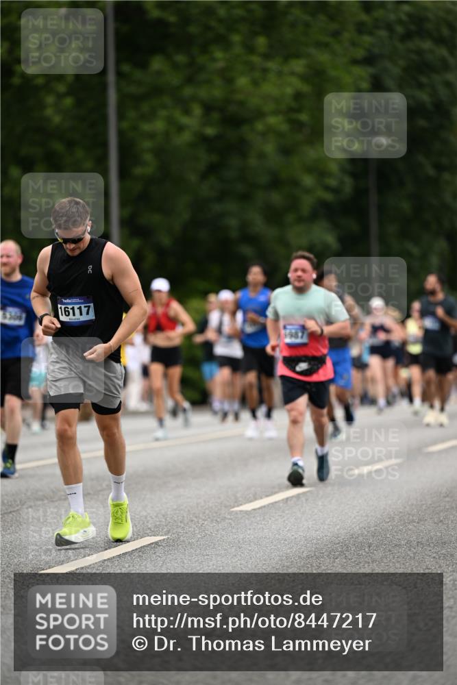 29.06.2025 - hella hamburg halbmarathon Dr. Thomas Lammeyer http://msf.ph/oto/8447217 29.06.2025 10:58:36 Kennedybrücke 1017, 1744, 2079, 2372, 2600, 2761, 3187, 3249, 3364, 4323, 4685, 4720, 4838, 5309, 5514, 5804, 5856, 5933, 5993, 6468, 6583, 6987, 7614, 7946, 7986, 9130, 9138, 9503, 9771, 10207, 11390 meine-sportfotos.de