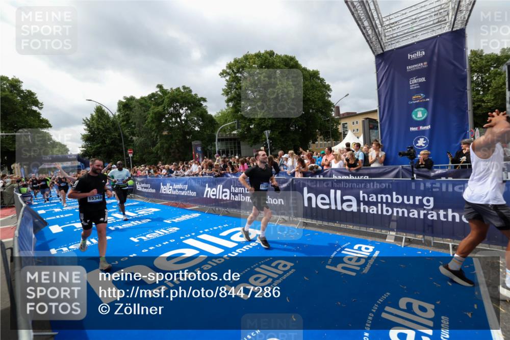 29.06.2025 - hella hamburg halbmarathon Zöllner http://msf.ph/oto/8447286 29.06.2025 10:58:01 Ziel 1200, 2025, 3093, 3141, 3575, 4579, 6531, 7138, 7159, 7189, 8089, 10036, 11394, 11832, 12378, 12773, 13376, 13465, 14881, 15090, 15349, 15527, 17543, 18762 meine-sportfotos.de