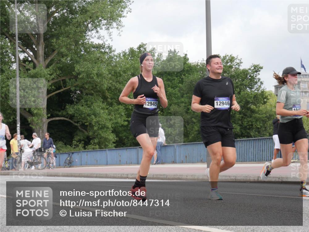 29.06.2025 - hella hamburg halbmarathon Luisa Fischer http://msf.ph/oto/8447314 29.06.2025 10:29:38 Kennedybrücke 712, 12945, 12946, 1479, 1973, 3617, 4358, 6159, 6637, 10465 meine-sportfotos.de