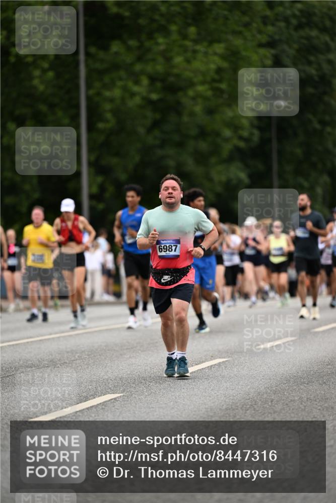 29.06.2025 - hella hamburg halbmarathon Dr. Thomas Lammeyer http://msf.ph/oto/8447316 29.06.2025 10:58:38 Kennedybrücke 1744, 2372, 2600, 2761, 3187, 3249, 3364, 4323, 4685, 4720, 4838, 5309, 5856, 5933, 5993, 6468, 6583, 6987, 7614, 7670, 7946, 7986, 9130, 9138, 9503, 9771, 10207 meine-sportfotos.de