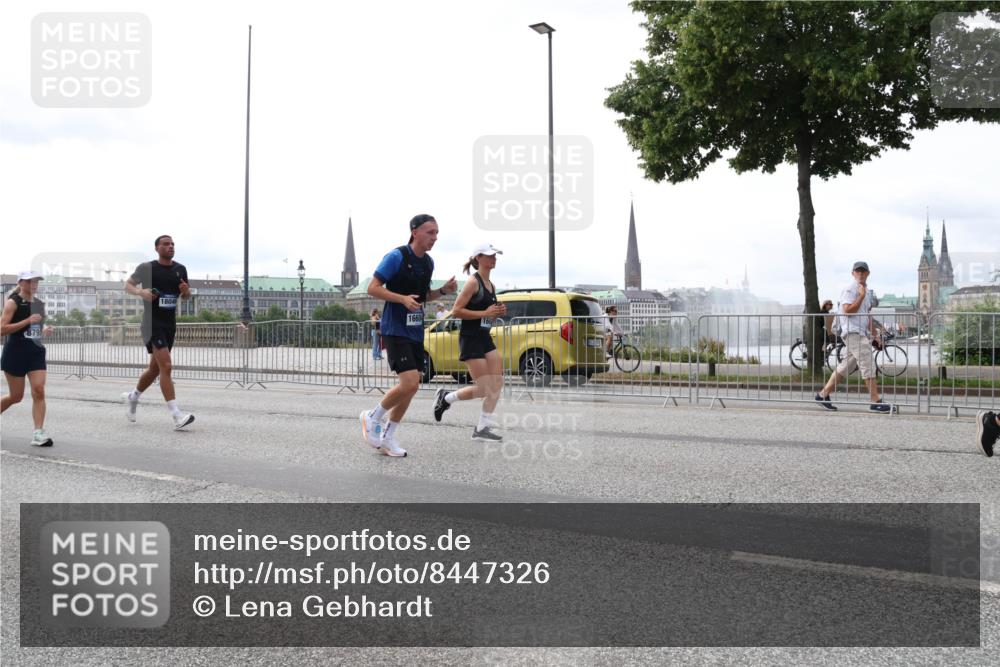 29.06.2025 - hella hamburg halbmarathon Lena Gebhardt http://msf.ph/oto/8447326 29.06.2025 10:30:14 Lombardsbrücke 879, 1660, 1097, 1547, 1694, 2302, 2699, 2901, 3443, 3573, 3613, 4575, 4580, 4819, 5063, 5322, 6598, 6616, 6626, 8388, 8792, 8941, 9095, 10162, 10880, 11376, 12305, 12349, 12350, 12504, 12537, 12687, 12688, 12710, 13031, 13418, 14304, 14421, 15266, 15789, 15938, 16182, 16504, 16601, 16604, 16735, 16769, 16864, 17529, 18046, 18503, 18671 meine-sportfotos.de