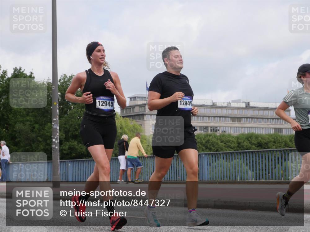29.06.2025 - hella hamburg halbmarathon Luisa Fischer http://msf.ph/oto/8447327 29.06.2025 10:29:39 Kennedybrücke 12945, 12946, 1479, 1973, 3617, 4358, 6159, 6637, 10465 meine-sportfotos.de