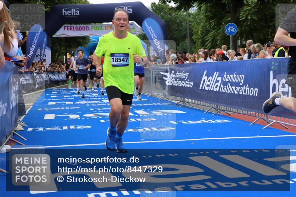 29.06.2025 - hella hamburg halbmarathon Strokosch-Dieckow http://msf.ph/oto/8447329 29.06.2025 10:39:10 Ziel 1445, 2044, 3282, 4565, 4759, 5752, 6686, 6687, 8319, 8925, 11305, 11619, 12046, 12137, 13479, 13729, 14311, 15556, 16656, 16820, 17646, 17668, 18149, 18547 meine-sportfotos.de