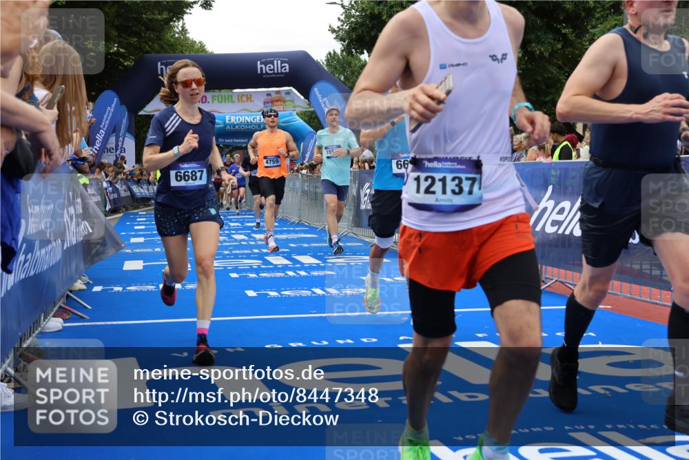 29.06.2025 - hella hamburg halbmarathon Strokosch-Dieckow http://msf.ph/oto/8447348 29.06.2025 10:39:08 Ziel 1164, 1445, 1803, 2044, 2262, 3282, 4565, 4759, 5752, 6686, 6687, 8925, 11305, 11619, 12046, 12137, 13729, 14311, 15556, 16656, 16820, 17668, 18149, 18547 meine-sportfotos.de