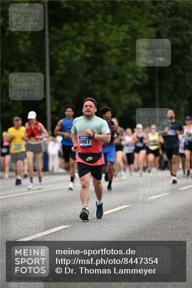 29.06.2025 - hella hamburg halbmarathon Dr. Thomas Lammeyer http://msf.ph/oto/8447354 29.06.2025 10:58:38 Kennedybrücke 1744, 2372, 2600, 2761, 3187, 3249, 3364, 4323, 4685, 4720, 4838, 5309, 5856, 5933, 5993, 6468, 6583, 6987, 7614, 7670, 7946, 7986, 9130, 9138, 9503, 9771, 10207 meine-sportfotos.de