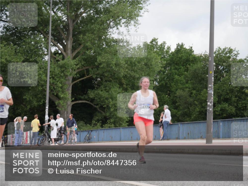 29.06.2025 - hella hamburg halbmarathon Luisa Fischer http://msf.ph/oto/8447356 29.06.2025 10:29:40 Kennedybrücke 79, 177, 1479, 1973, 3617, 4358, 6159, 6637, 10465 meine-sportfotos.de