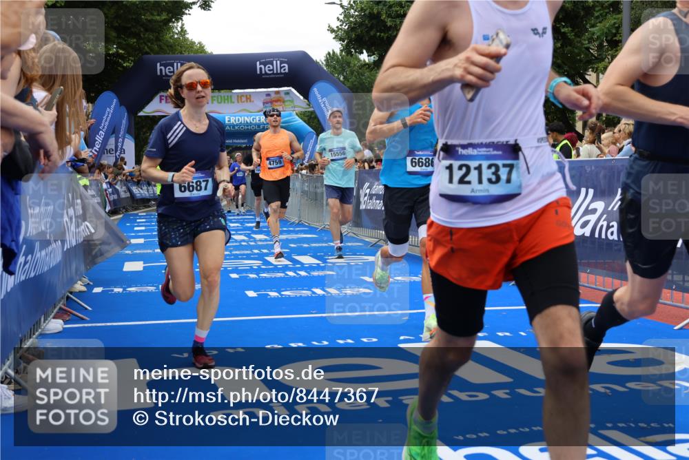 29.06.2025 - hella hamburg halbmarathon Strokosch-Dieckow http://msf.ph/oto/8447367 29.06.2025 10:39:08 Ziel 1164, 1445, 1803, 2044, 2262, 3282, 4565, 4759, 5752, 6686, 6687, 8925, 11305, 11619, 12046, 12137, 13729, 14311, 15556, 16656, 16820, 17668, 18149, 18547 meine-sportfotos.de