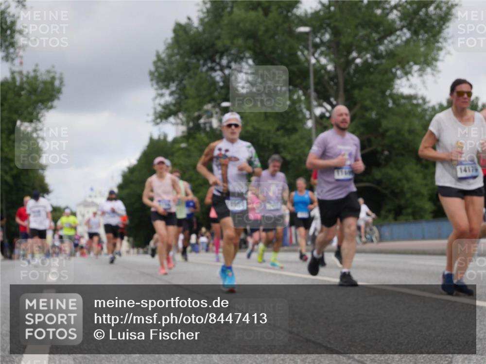 29.06.2025 - hella hamburg halbmarathon Luisa Fischer http://msf.ph/oto/8447413 29.06.2025 10:29:43 Kennedybrücke 14179, 1973, 3617, 4267, 4268, 4315, 4358, 5494, 6159, 6637, 8281 meine-sportfotos.de