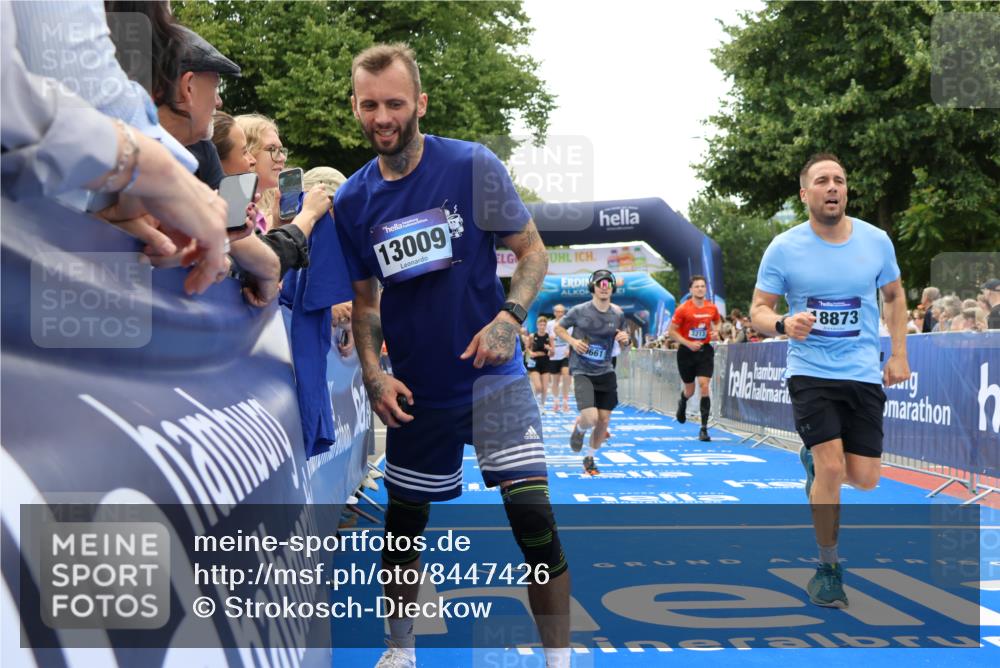 29.06.2025 - hella hamburg halbmarathon Strokosch-Dieckow http://msf.ph/oto/8447426 29.06.2025 10:48:53 Ziel 1381, 1452, 1884, 1892, 2260, 3213, 3985, 7067, 8821, 8889, 9482, 9661, 9695, 11519, 12421, 12534, 13009, 13183, 13688, 13976, 15309, 16653, 17007, 18873 meine-sportfotos.de