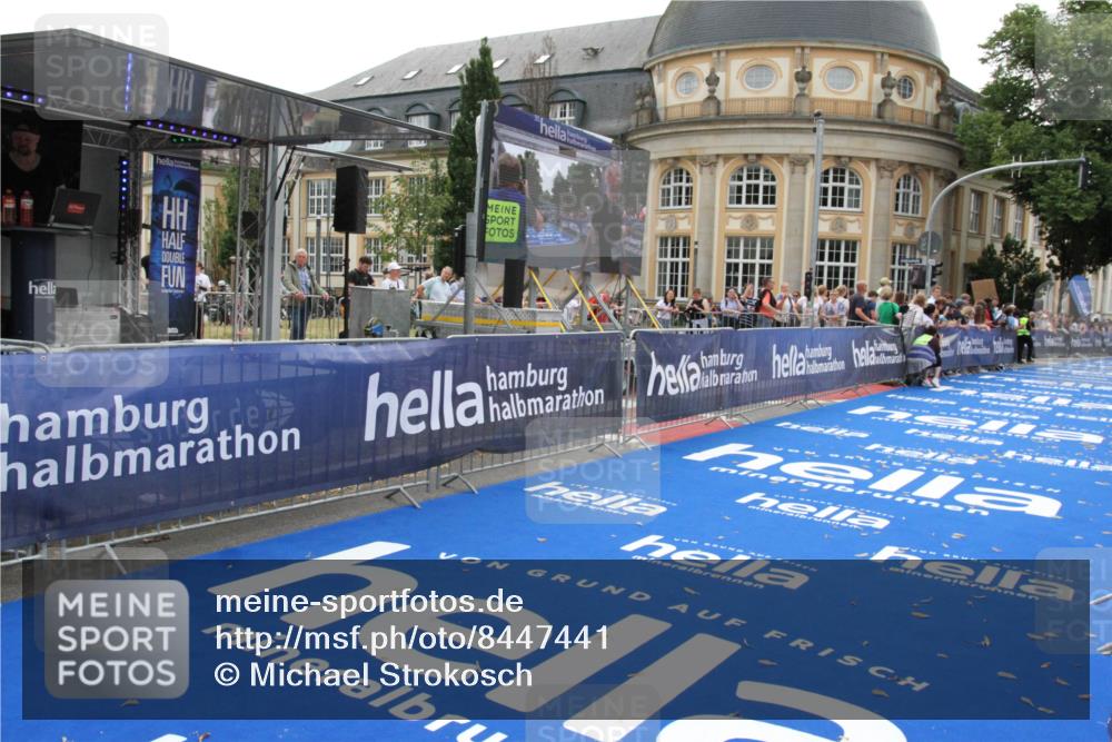 29.06.2025 - hella hamburg halbmarathon Michael Strokosch http://msf.ph/oto/8447441 29.06.2025 10:28:14 Ziel 7389, 15883 meine-sportfotos.de
