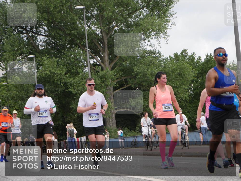 29.06.2025 - hella hamburg halbmarathon Luisa Fischer http://msf.ph/oto/8447533 29.06.2025 10:29:48 Kennedybrücke 5494, 1107, 9811, 11110, 4267, 3617, 4267, 4268, 4315, 4358, 5494, 6159, 6637, 8281, 8306, 8942, 9811, 10104 meine-sportfotos.de