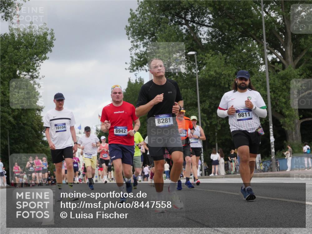 29.06.2025 - hella hamburg halbmarathon Luisa Fischer http://msf.ph/oto/8447558 29.06.2025 10:29:50 Kennedybrücke 10104, 1300, 4844, 8942, 8281, 494, 11107, 9811, 1300, 3617, 4267, 4268, 4315, 4358, 5494, 6159, 8281, 8306, 8674, 8942, 9811, 10104 meine-sportfotos.de