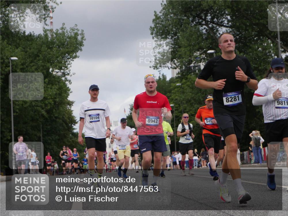 29.06.2025 - hella hamburg halbmarathon Luisa Fischer http://msf.ph/oto/8447563 29.06.2025 10:29:50 Kennedybrücke 14356, 10104, 1300, 4844, 8942, 830, 549, 8281, 9811, 1300, 3617, 4267, 4268, 4315, 4358, 5494, 6159, 8281, 8306, 8674, 8942, 9811, 10104 meine-sportfotos.de