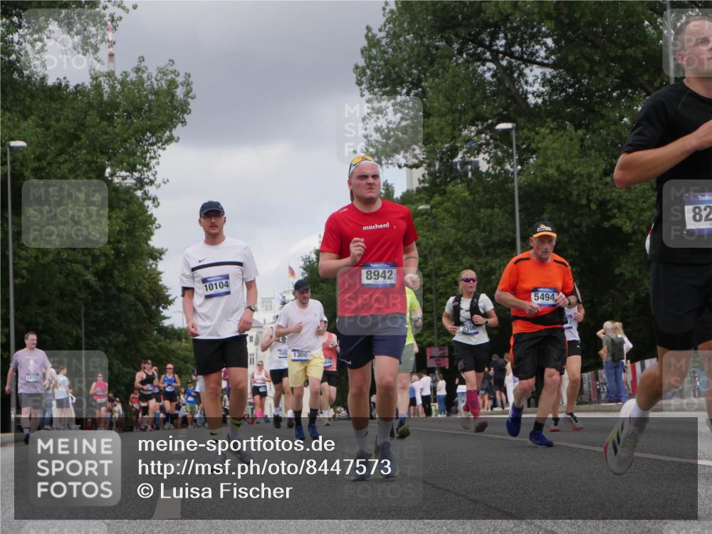 29.06.2025 - hella hamburg halbmarathon Luisa Fischer http://msf.ph/oto/8447573 29.06.2025 10:29:50 Kennedybrücke 14356, 10104, 1300, 8942, 8306, 5494, 82, 1300, 3617, 4267, 4268, 4315, 4358, 5494, 6159, 8281, 8306, 8674, 8942, 9811, 10104 meine-sportfotos.de